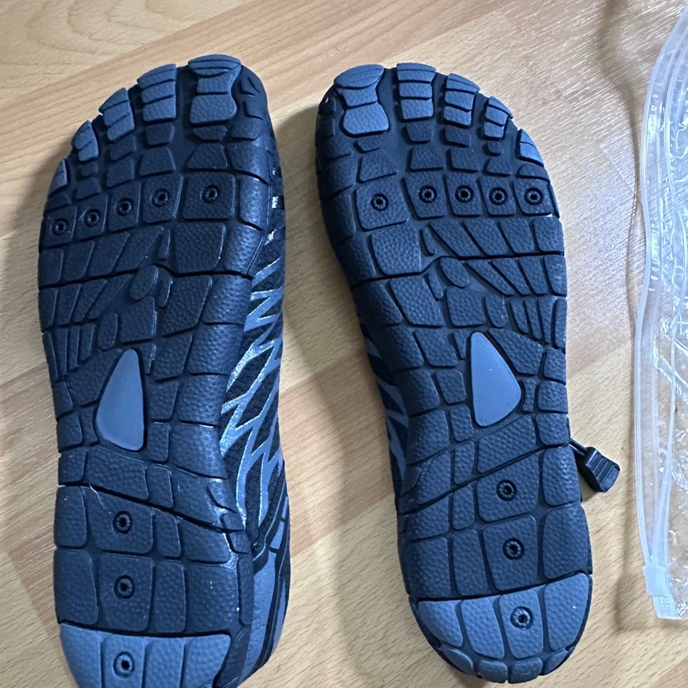 HIKE shoes - Picture 2 of 3
